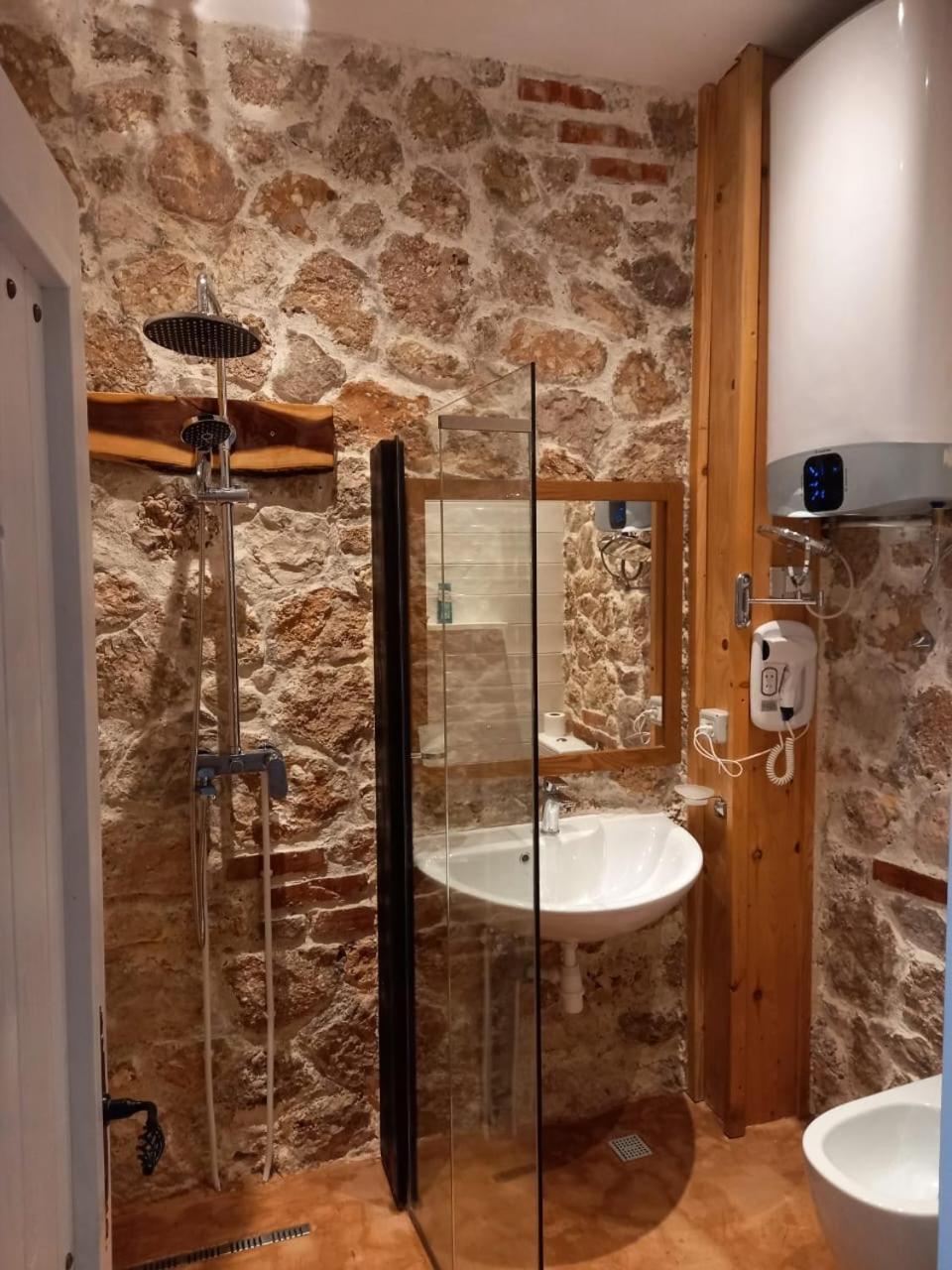 Rahoni Park & Suites Dhermi Room photo